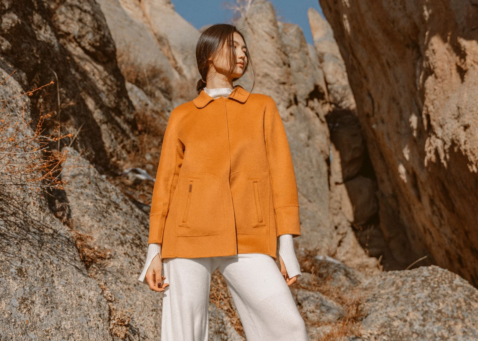 Cashmere Short Coat is reversible, crafted from two tone double-faced fabric, suitable to wear anytime and anywhere. 